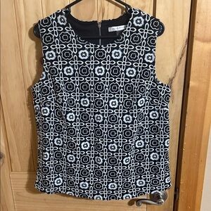 Peter Nygard Black and White Geometric Floral Blouse